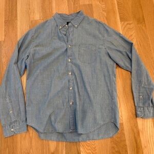 JCREW | MEN’S CHAMBRAY BUTTON DOWN SHIRT